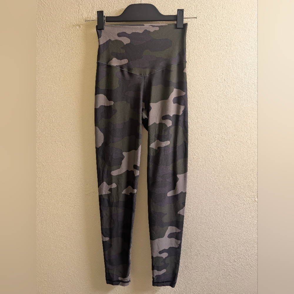 Offline By Aerie 7/8 Real Me High Rise Camo Print Leggings